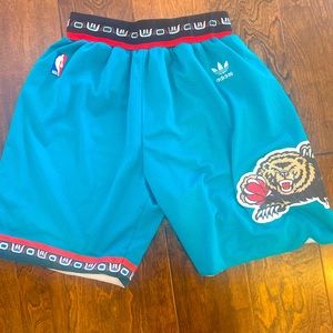 Adidas Men’s Grizzlies Authentic game shorts